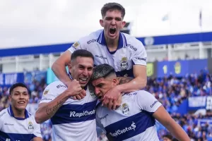 Lee más sobre el artículo Triunfazo de Gimnasia en Mendoza con dos goles en tres minutos