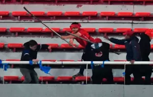 Lee más sobre el artículo Causa Independiente: múltiples allanamientos y orden de detención para ocho hinchas