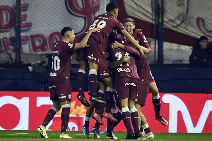 En este momento estás viendo Lanús venció a Huracán y lo dejó afuera de la Copa Argentina