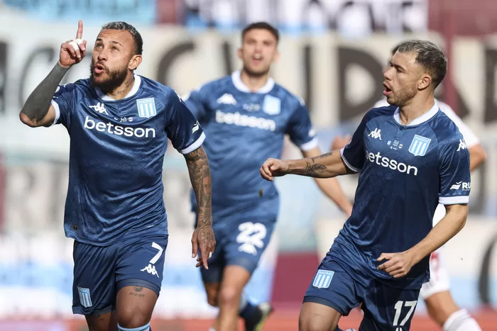 Lee más sobre el artículo Vuelven las noches coperas: juegan Vélez, Racing y Huracán