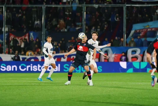 En este momento estás viendo Con un gol de penal sobre la hora, Tigre se lo empató a Independiente Rivadavia
