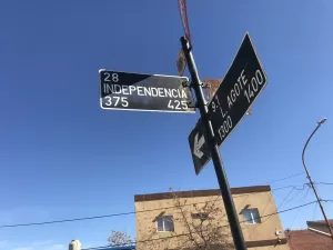 Lee más sobre el artículo Rodrigo Buteler anuncia licitación para la instalación de 600 nuevos carteles de nomenclatura en la ciudad