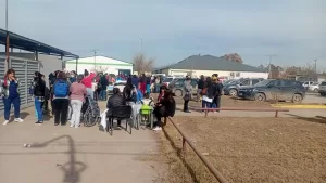 Lee más sobre el artículo Amenaza de bomba en el Hospital de Cipolletti: evacuación total, parto en medio del operativo y está identificado el autor del llamado