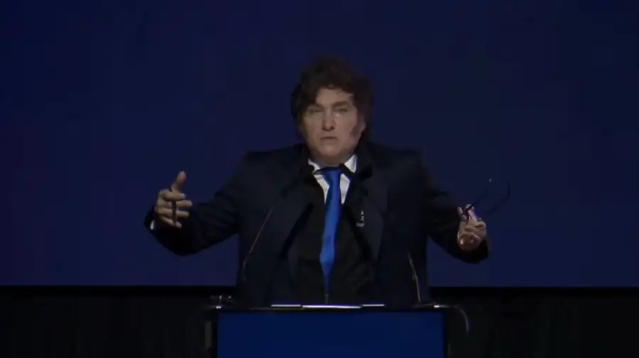 En este momento estás viendo Milei cargó contra el “Círculo Rojo” y volvió a relativizar el ataque en Lomas de Zamora
