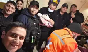 Lee más sobre el artículo Policías brindaron asistencia a una mujer durante el parto en una vivienda