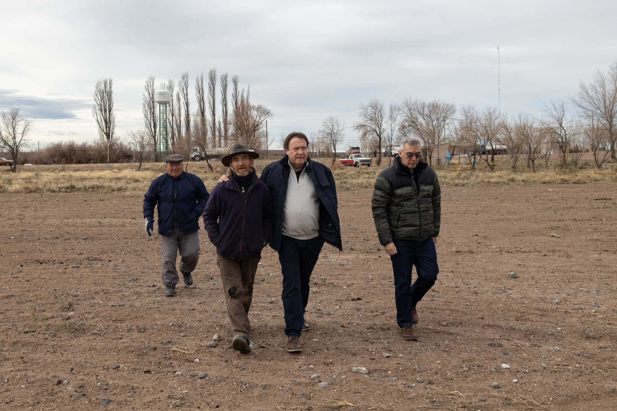 Lee más sobre el artículo Intensa agenda provincial: Weretilneck recorrió 15 localidades con mejoras para más de 1.700 familias