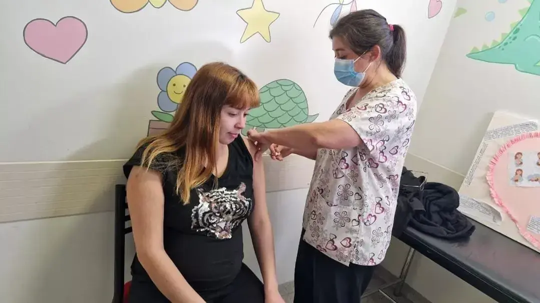 En este momento estás viendo Río Negro extiende vacunación contra Virus Sincicial en embarazadas