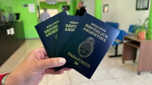 Lee más sobre el artículo Provincia llama a revisar los pasaportes emitidos en los últimos 90 días