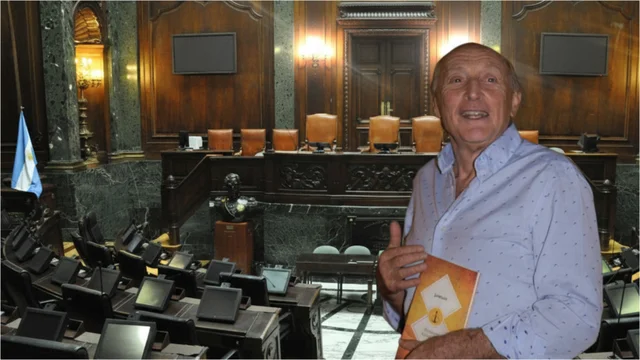 Lee más sobre el artículo Escándalo por coimas: archivan homenaje a Kovalivker en la Legislatura porteña