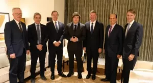 Lee más sobre el artículo Javier Milei cerró viaje en EEUU y emprende el regreso para las elecciones bonaerenses