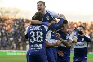 Lee más sobre el artículo Gimnasia venció a Atlético Tucumán en el bosque