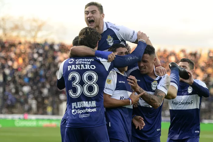 En este momento estás viendo Gimnasia venció a Atlético Tucumán en el bosque