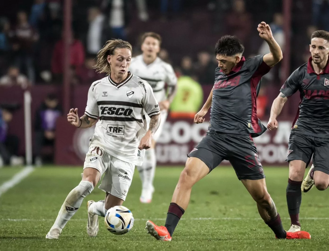 Lanús venció a Platense y estiró su buena racha