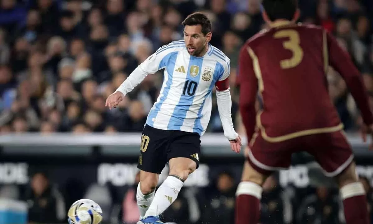 En este momento estás viendo Con goles de Messi y Lautaro, Argentina derrotó 3-0 a Venezuela