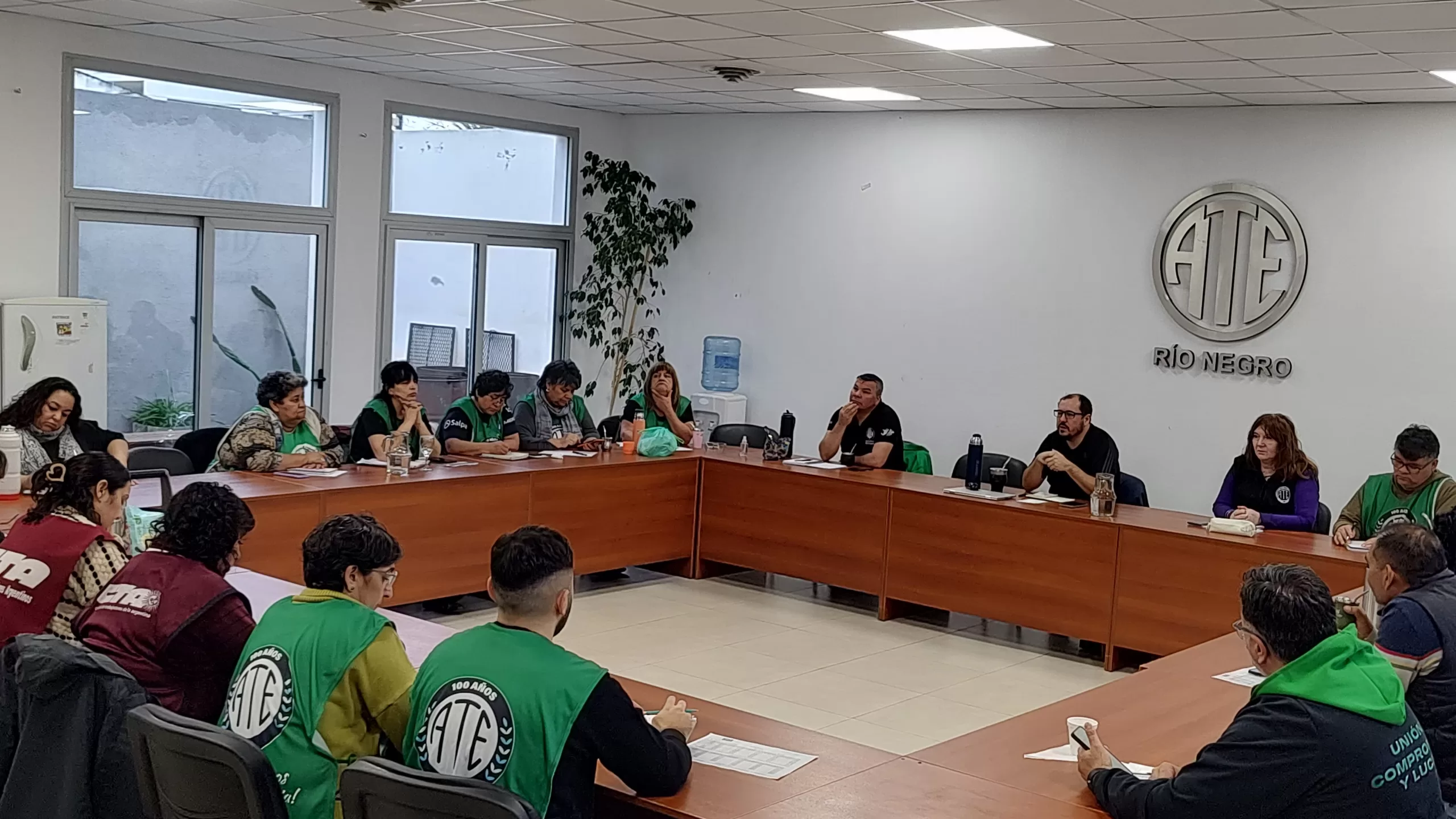 Lee más sobre el artículo Por mayoría y con condiciones ATE aceptó la última oferta salarial