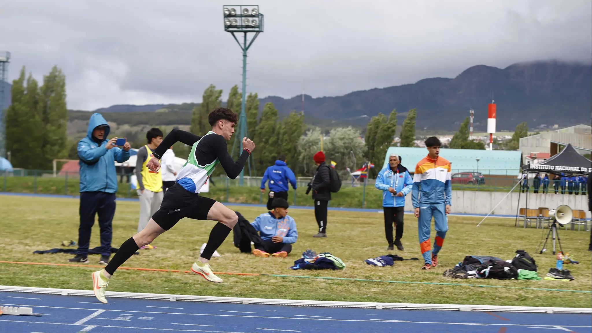 En este momento estás viendo El atletismo rionegrino define sus seleccionados para los Evita y Araucanía