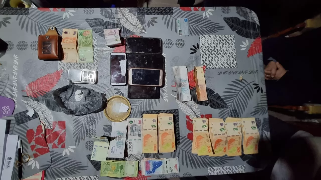 En este momento estás viendo El 0800 Drogas facilitó el secuestro de cocaína y dinero en efectivo en Puente 83