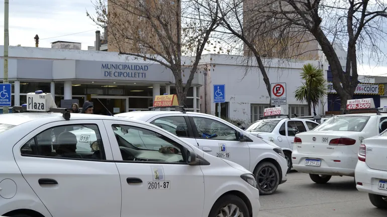 En este momento estás viendo “Coincidimos todos en que lo mejor es regular la actividad”: Cipolletti avanza en un proyecto para legalizar las apps de transporte