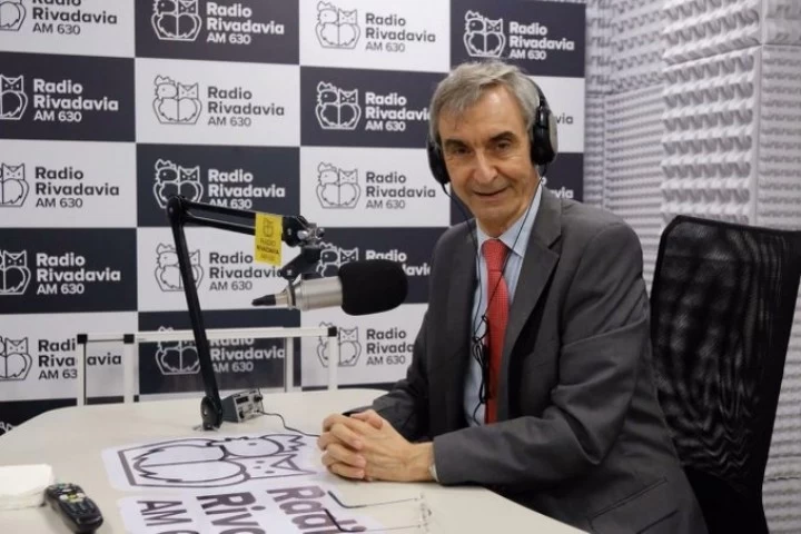 En este momento estás viendo Nelson Castro advirtió sobre la salud de Milei y su impacto en la gestión