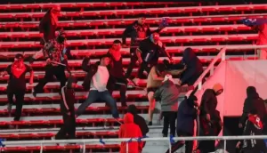 Lee más sobre el artículo Conmebol sancionó a Independiente: queda afuera de la Sudamericana y deberá jugar siete partidos sin público