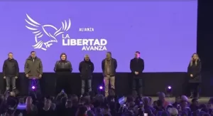 Lee más sobre el artículo Entre tibios aplausos, Milei respaldó a su hermana en Moreno y denunció una «operación de desprestigio»