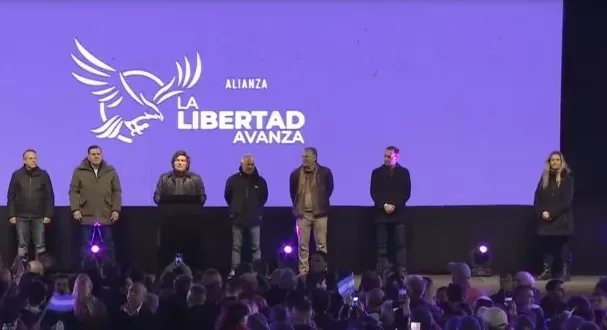 En este momento estás viendo Entre tibios aplausos, Milei respaldó a su hermana en Moreno y denunció una «operación de desprestigio»