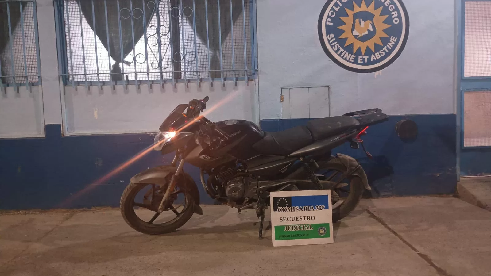En este momento estás viendo Persecución, derrape, detención y recuperó de una moto en la zona norte de Cipolletti