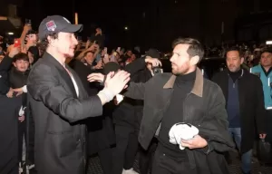 Lee más sobre el artículo Lionel Messi fue a ver «Rocky», la obra de Nico Vázquez y el público enloqueció