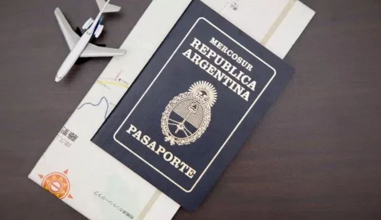 Lee más sobre el artículo Pasaporte argentino: alertan por fallas en miles de ejemplares que impiden su lectura y solicitan su devolución
