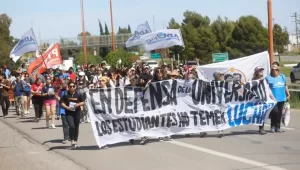 Lee más sobre el artículo Veto de Milei a la Ley de Financiamiento Universitario: gremios anuncian paro y tercera marcha federal
