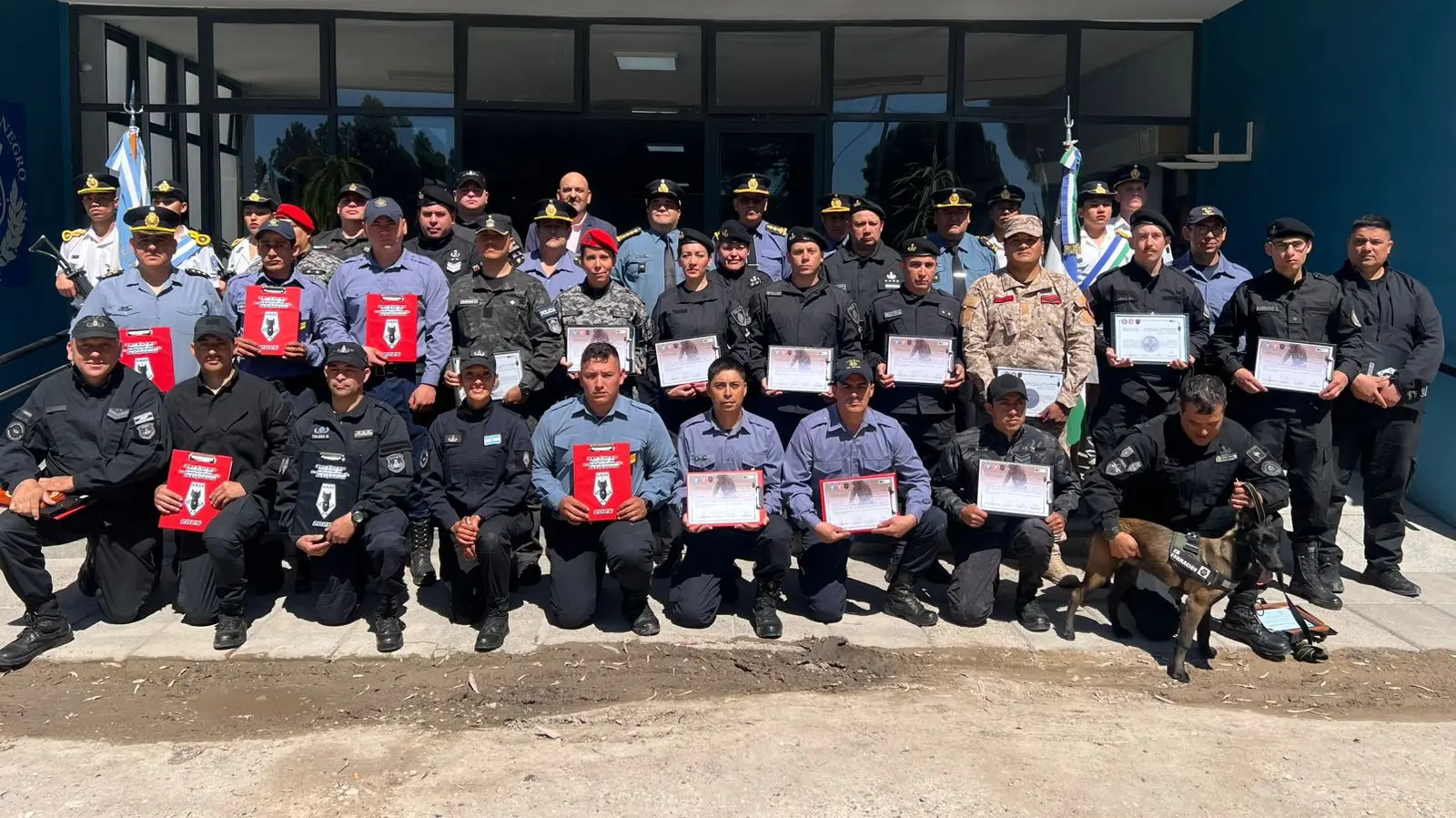 En este momento estás viendo Provincia entregó certificados en búsqueda y localización de explosivos