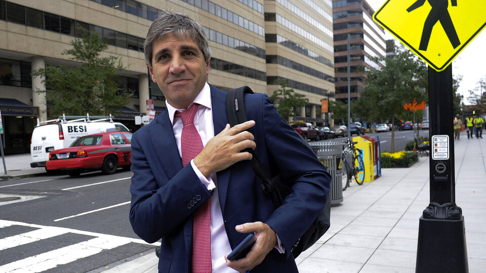 En este momento estás viendo Caputo defendió el esquema cambiario: “No habrá cambios”