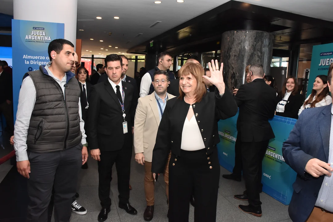 En este momento estás viendo Bullrich apuntó contra los gobernadores y defendió la relación del Gobierno con Estados Unidos