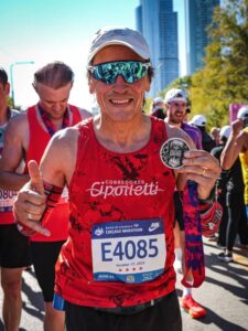 Lee más sobre el artículo El cipoleño Sergio Checho Paneiva participó de la Maratón de Chicago, EE UU