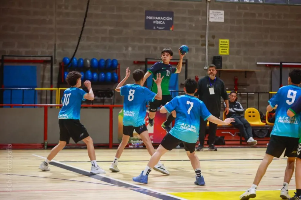 Lee más sobre el artículo Handball: El Torneo Nacional de Selecciones Menores 2025 arriba a Bariloche