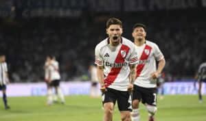 Lee más sobre el artículo River Plate superó 2-0 al Talleres de Carlos Tevez y cortó su mala racha