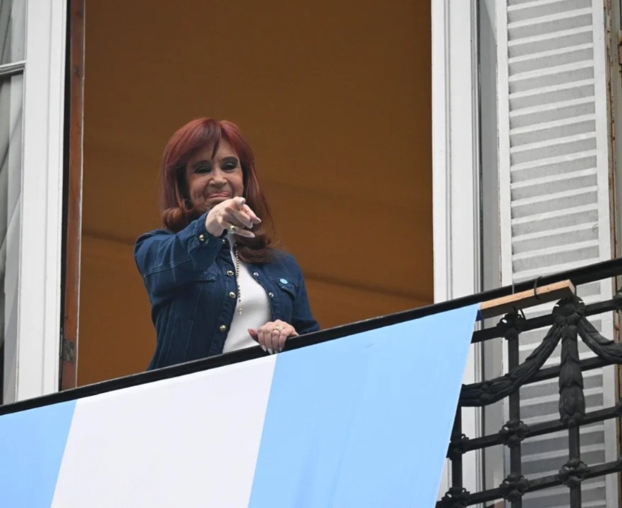 En este momento estás viendo Cristina Kirchner advirtió que la economía está manejada a “control remoto” por EE.UU: “Es Milei o Argentina”