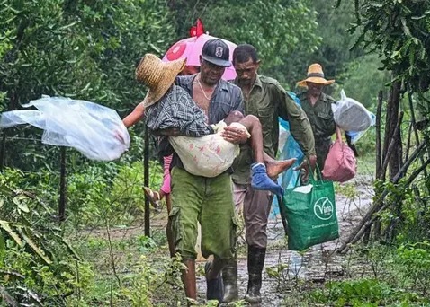 Lee más sobre el artículo El Huracán Melissa devasta Jamaica y golpea Cuba: más de 735,000 evacuados