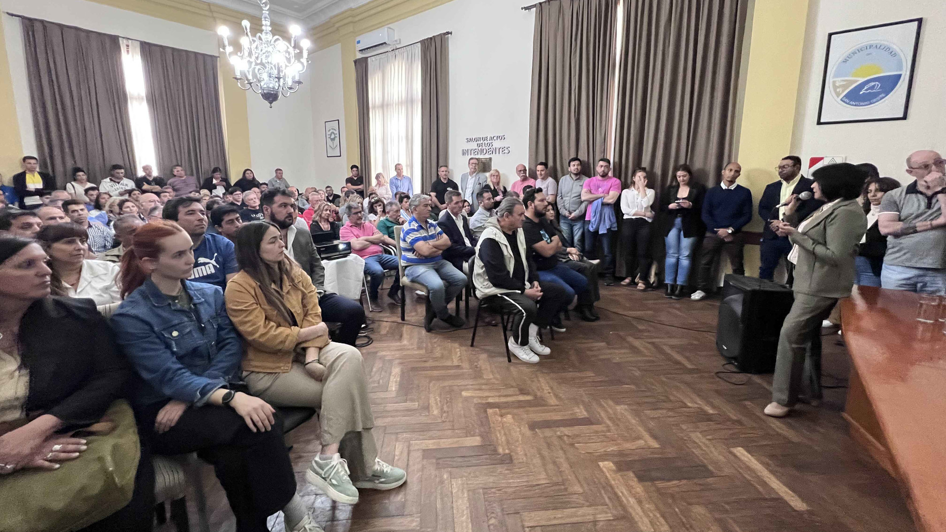 Lee más sobre el artículo GNL: Río Negro impulsa participación local en la construcción del gasoducto