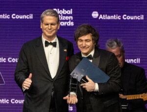 Lee más sobre el artículo EE.UU. y la Argentina firmaron el swap por US$20.000 millones