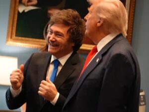 Lee más sobre el artículo Trump advirtió que no apoyará a Milei si pierde en octubre: el Gobierno celebra su mensaje como una señal de respaldo