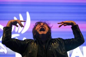 Lee más sobre el artículo La Libertad Avanza celebra su triunfo electoral y apunta a generar confianza en los mercados