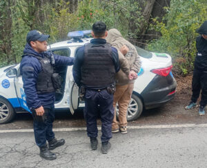 Lee más sobre el artículo Bariloche: detuvieron a tres hombres por intento de robo a turistas en Circuito Chico