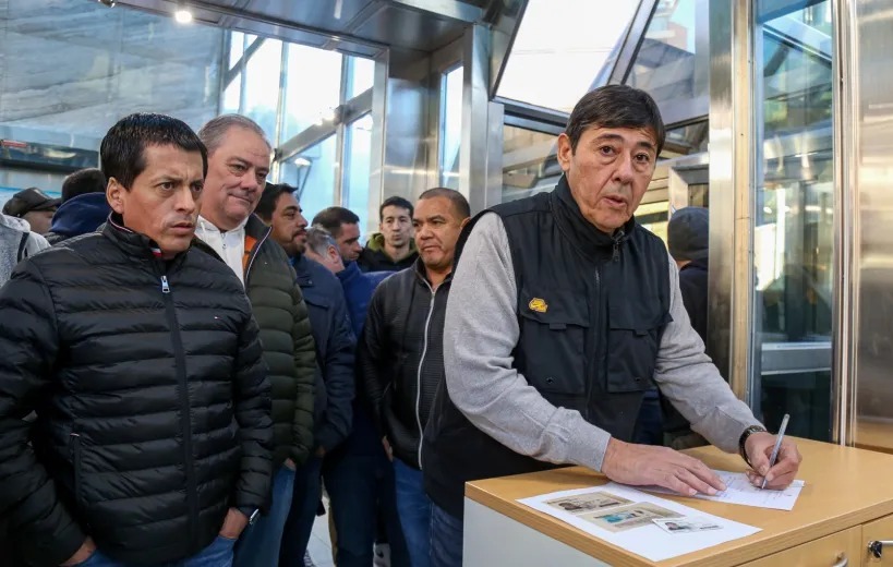 En este momento estás viendo “Contención a la familia petrolera”: Rucci firmó un acuerdo histórico de cobertura para los trabajadores