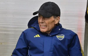 Lee más sobre el artículo Finalizó el velorio de Miguel Ángel Russo multitudinaria despedida en La Bombonera