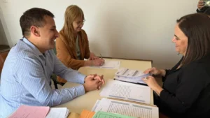 Lee más sobre el artículo La Provincia facilitó la escritura de la biblioteca de Río Colorado