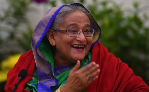 Bangladesh: condenaron a muerte en ausencia a la ex primera ministra Sheikh Hasina