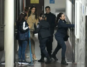 Lee más sobre el artículo Un corte de luz frenó el jury contra la jueza del caso Maradona