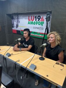 Lee más sobre el artículo La propuesta de matrimonio más inesperada en el automovilismo: Julio sorprende a Melisa en los boxes de Mariano Werner