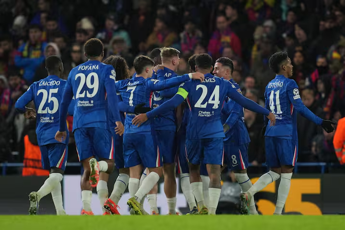 Lee más sobre el artículo Champions League: Chelsea goleó a Barcelona y Bayer Leverkusen sorprendió al City en Inglaterra